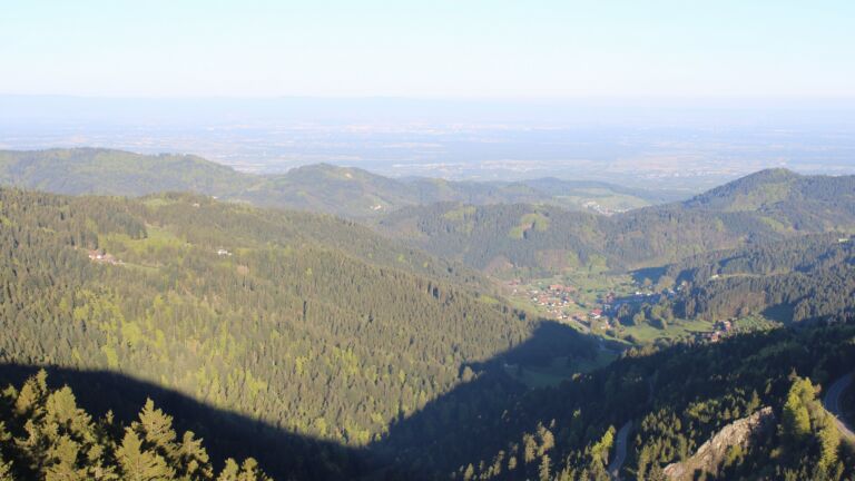 Dieses Bild zeigt eine Webcam-Aufnahme vom Achertal, aufgenommen am Samstag, den 25.04.2026 um 07:40 Uhr. Die Temperatur betrug 14°C.