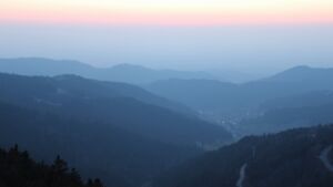 Dieses Bild zeigt eine Webcam-Aufnahme vom Achertal, aufgenommen am Sonntag, den 22.03.2026 um 19:00 Uhr. Die Temperatur betrug 5.3°C.