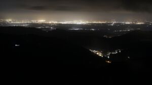 Dieses Bild zeigt eine Webcam-Aufnahme vom Achertal, aufgenommen am Montag, den 17.11.2025 um 23:00 Uhr. Die Temperatur betrug -2.9°C.