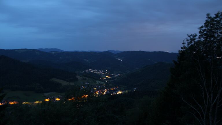 Dieses Bild zeigt eine Webcam-Aufnahme vom Achertal, aufgenommen am Dienstag, den 16.06.2026 um 04:30 Uhr. Die Temperatur betrug 16.8°C.