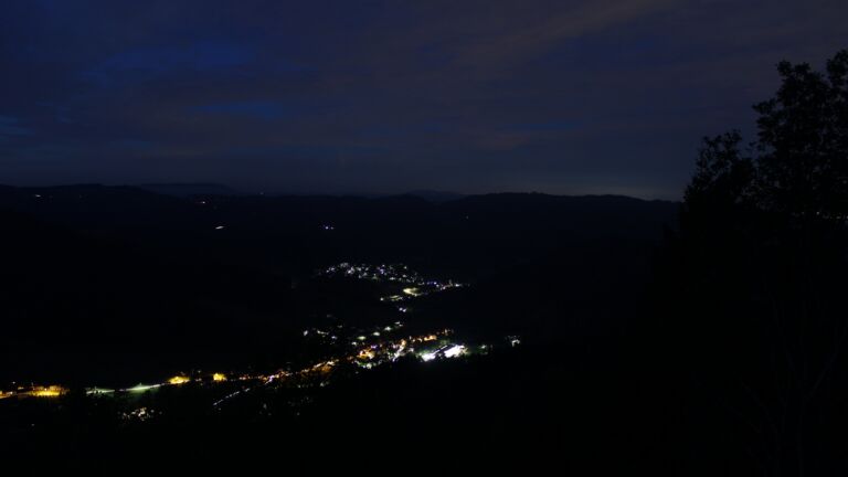 Dieses Bild zeigt eine Webcam-Aufnahme vom Achertal, aufgenommen am Freitag, den 16.10.2026 um 06:50 Uhr. Die Temperatur betrug 12.9°C.