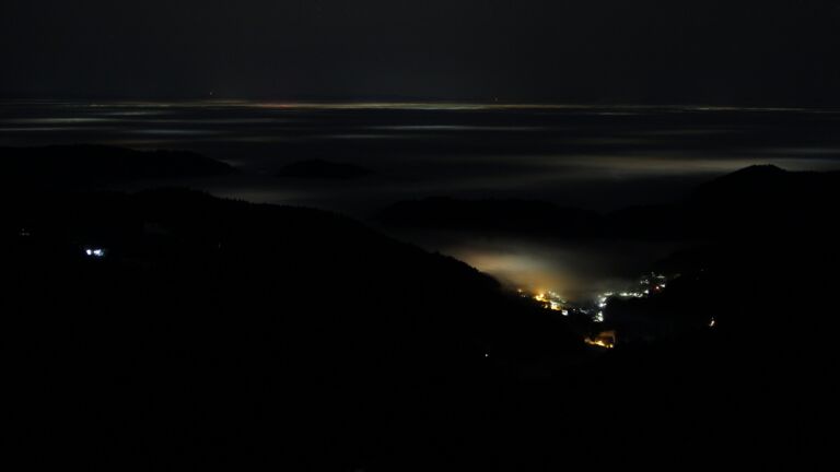 Dieses Bild zeigt eine Webcam-Aufnahme vom Achertal, aufgenommen am Dienstag, den 20.01.2026 um 05:10 Uhr. Die Temperatur betrug 7.7°C.