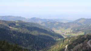 Dieses Bild zeigt eine Webcam-Aufnahme vom Achertal, aufgenommen am Samstag, den 18.04.2026 um 11:00 Uhr. Die Temperatur betrug 13.8°C.