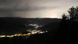 Dieses Bild zeigt eine Webcam-Aufnahme vom Achertal, aufgenommen am Dienstag, den 08.09.2026 um 22:00 Uhr. Die Temperatur betrug 23.2°C.