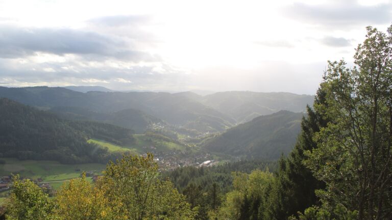 Dieses Bild zeigt eine Webcam-Aufnahme vom Achertal, aufgenommen am Samstag, den 24.10.2026 um 16:10 Uhr. Die Temperatur betrug 7.1°C.