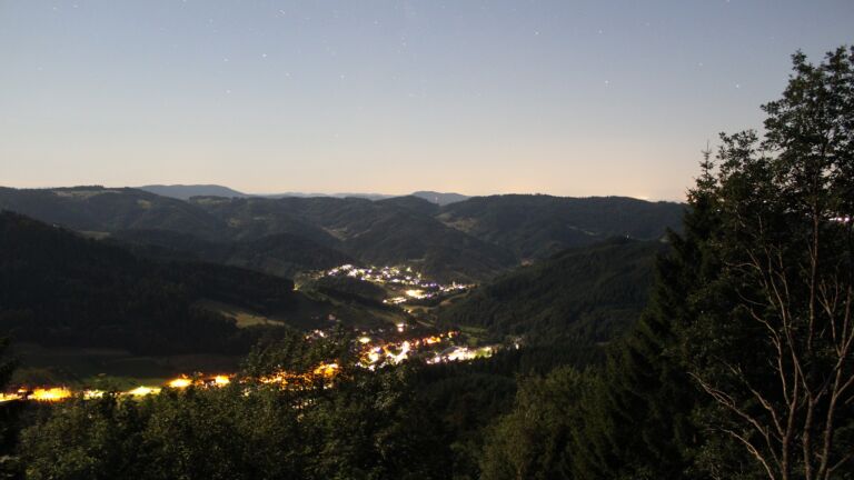 Dieses Bild zeigt eine Webcam-Aufnahme vom Achertal, aufgenommen am Samstag, den 04.07.2026 um 03:40 Uhr. Die Temperatur betrug 16.1°C.