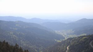 Dieses Bild zeigt eine Webcam-Aufnahme vom Achertal, aufgenommen am Freitag, den 08.05.2026 um 18:10 Uhr. Die Temperatur betrug 12.2°C.
