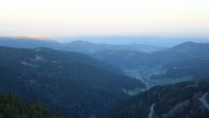 Dieses Bild zeigt eine Webcam-Aufnahme vom Achertal, aufgenommen am Mittwoch, den 08.04.2026 um 07:10 Uhr. Die Temperatur betrug 8.8°C.