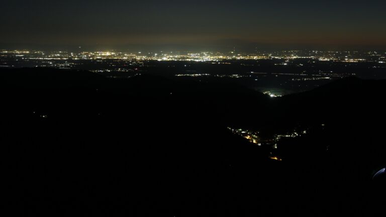 Dieses Bild zeigt eine Webcam-Aufnahme vom Achertal, aufgenommen am Donnerstag, den 18.09.2025 um 21:00 Uhr. Die Temperatur betrug 16.6°C.