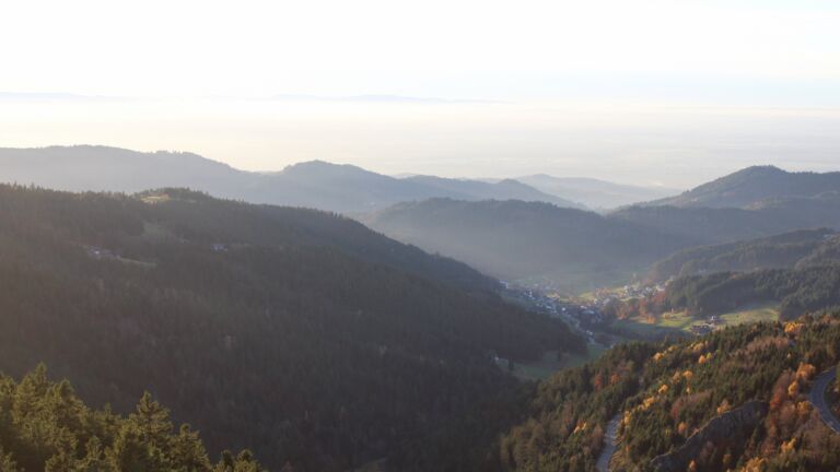 Dieses Bild zeigt eine Webcam-Aufnahme vom Achertal, aufgenommen am Mittwoch, den 05.11.2025 um 16:30 Uhr. Die Temperatur betrug 11.9°C.