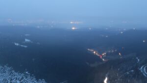 Dieses Bild zeigt eine Webcam-Aufnahme vom Achertal, aufgenommen am Freitag, den 28.11.2025 um 07:20 Uhr. Die Temperatur betrug 1.4°C.