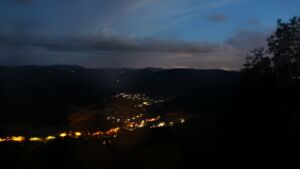 Dieses Bild zeigt eine Webcam-Aufnahme vom Achertal, aufgenommen am Dienstag, den 02.06.2026 um 22:40 Uhr. Die Temperatur betrug 11.4°C.