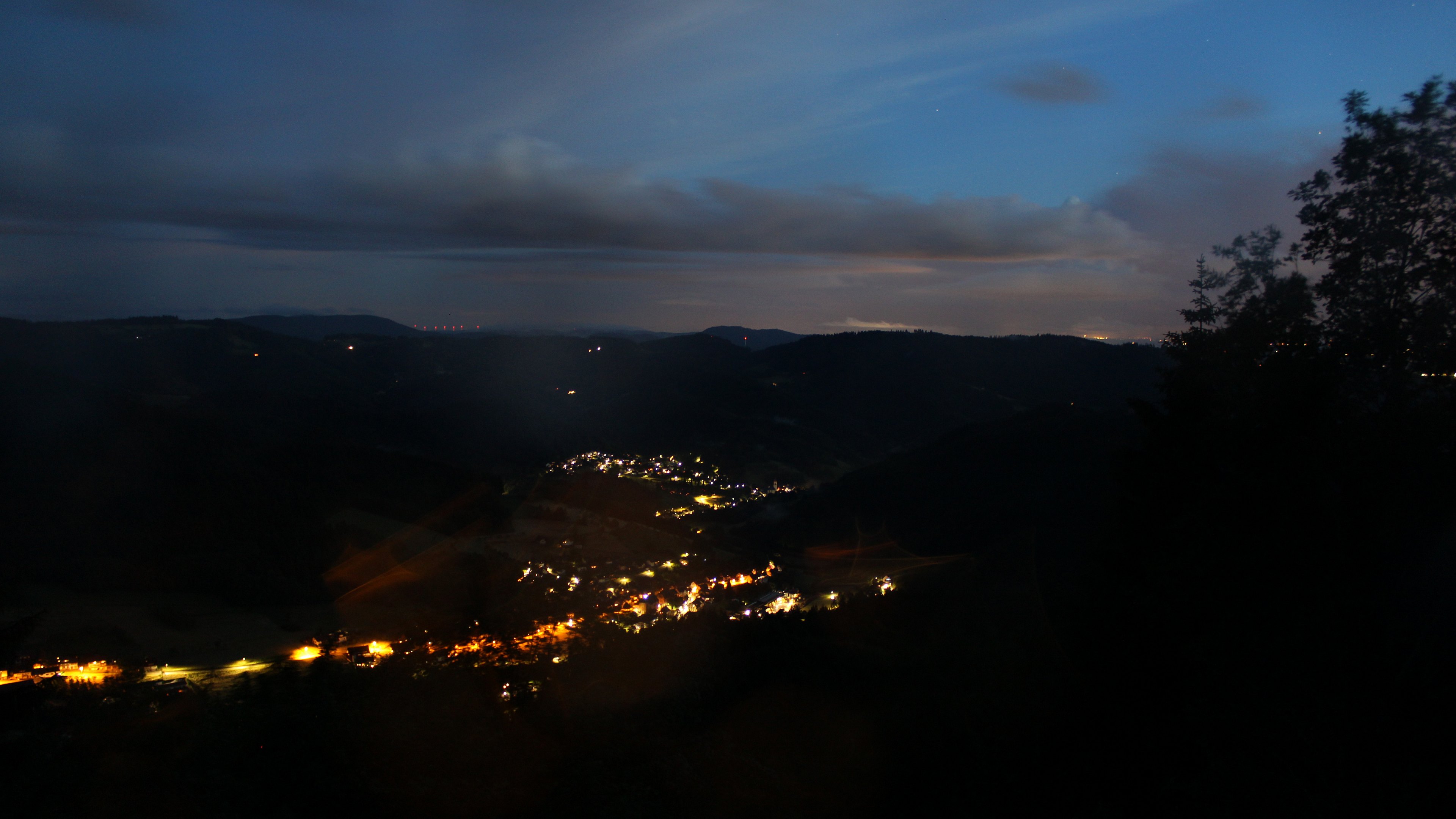 Dieses Bild zeigt eine Webcam-Aufnahme vom Achertal, aufgenommen am Dienstag, den 02.06.2026 um 22:40 Uhr. Die Temperatur betrug 11.4°C.