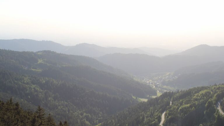 Dieses Bild zeigt eine Webcam-Aufnahme vom Achertal, aufgenommen am Donnerstag, den 15.05.2025 um 19:30 Uhr. Die Temperatur betrug 10.7°C.
