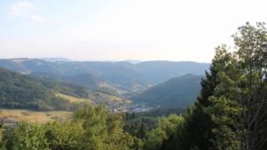 Dieses Bild zeigt eine Webcam-Aufnahme vom Achertal, aufgenommen am Samstag, den 15.08.2026 um 19:00 Uhr. Die Temperatur betrug 33°C.