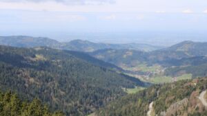 Dieses Bild zeigt eine Webcam-Aufnahme vom Achertal, aufgenommen am Donnerstag, den 16.04.2026 um 12:30 Uhr. Die Temperatur betrug 11.9°C.