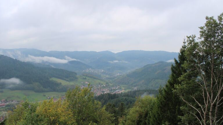Dieses Bild zeigt eine Webcam-Aufnahme vom Achertal, aufgenommen am Montag, den 19.10.2026 um 10:30 Uhr. Die Temperatur betrug 10°C.