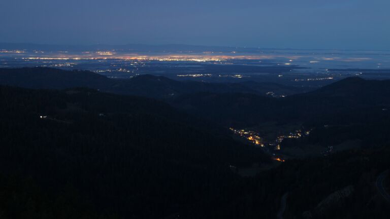 Dieses Bild zeigt eine Webcam-Aufnahme vom Achertal, aufgenommen am Sonntag, den 16.11.2025 um 06:50 Uhr. Die Temperatur betrug 8.1°C.