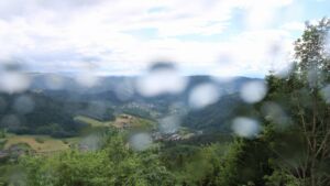 Dieses Bild zeigt eine Webcam-Aufnahme vom Achertal, aufgenommen am Mittwoch, den 03.06.2026 um 15:50 Uhr. Die Temperatur betrug 12°C.
