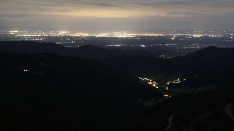 Dieses Bild zeigt eine Webcam-Aufnahme vom Achertal, aufgenommen am Donnerstag, den 11.09.2025 um 03:00 Uhr. Die Temperatur betrug 11.6°C.