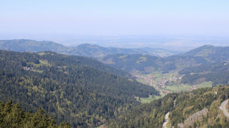 Dieses Bild zeigt eine Webcam-Aufnahme vom Achertal, aufgenommen am Mittwoch, den 22.04.2026 um 11:40 Uhr. Die Temperatur betrug 5.3°C.