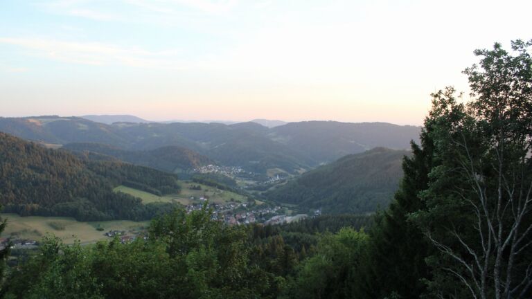 Dieses Bild zeigt eine Webcam-Aufnahme vom Achertal, aufgenommen am Samstag, den 08.08.2026 um 20:40 Uhr. Die Temperatur betrug 25.7°C.