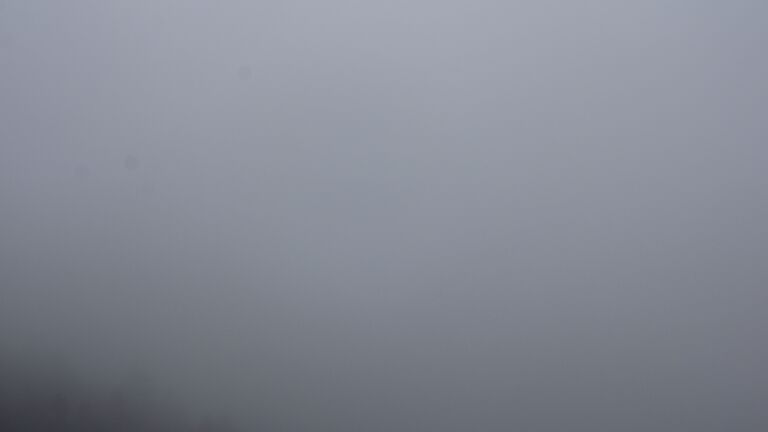 Dieses Bild zeigt eine Webcam-Aufnahme vom Achertal, aufgenommen am Sonntag, den 05.10.2025 um 12:30 Uhr. Die Temperatur betrug 3.8°C.