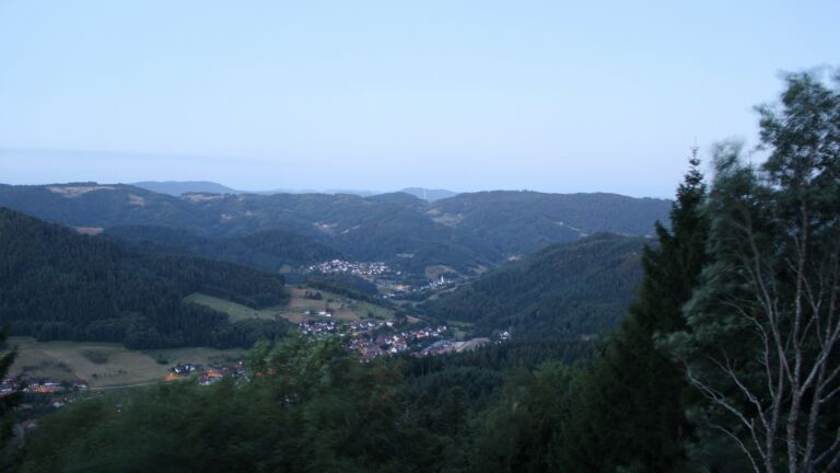 Dieses Bild zeigt eine Webcam-Aufnahme vom Achertal, aufgenommen am Freitag, den 07.08.2026 um 05:40 Uhr. Die Temperatur betrug 15.8°C.