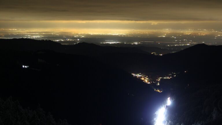 Dieses Bild zeigt eine Webcam-Aufnahme vom Achertal, aufgenommen am Donnerstag, den 27.11.2025 um 06:00 Uhr. Die Temperatur betrug -3.4°C.