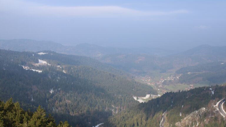 Dieses Bild zeigt eine Webcam-Aufnahme vom Achertal, aufgenommen am Freitag, den 03.04.2026 um 09:10 Uhr. Die Temperatur betrug 3.5°C.