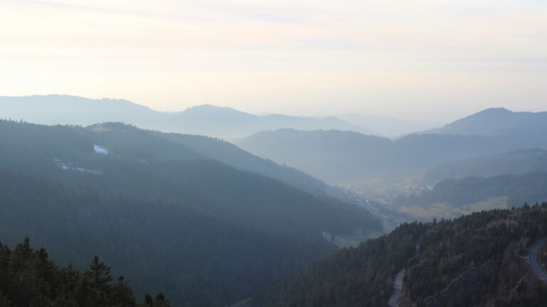 Dieses Bild zeigt eine Webcam-Aufnahme vom Achertal, aufgenommen am Montag, den 09.02.2026 um 16:40 Uhr. Die Temperatur betrug 5°C.