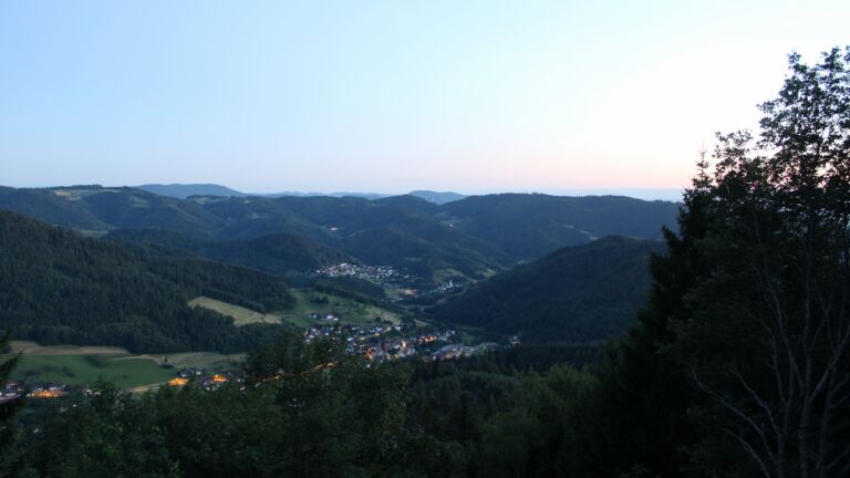 Dieses Bild zeigt eine Webcam-Aufnahme vom Achertal, aufgenommen am Freitag, den 03.07.2026 um 22:10 Uhr. Die Temperatur betrug 18.6°C.