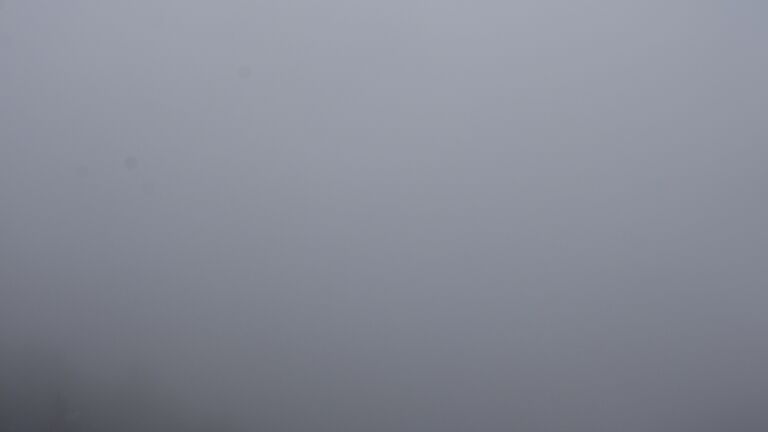 Dieses Bild zeigt eine Webcam-Aufnahme vom Achertal, aufgenommen am Freitag, den 28.11.2025 um 13:00 Uhr. Die Temperatur betrug 3.1°C.