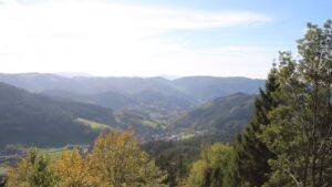 Dieses Bild zeigt eine Webcam-Aufnahme vom Achertal, aufgenommen am Donnerstag, den 29.10.2026 um 13:40 Uhr. Die Temperatur betrug 12.9°C.