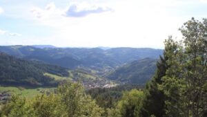 Dieses Bild zeigt eine Webcam-Aufnahme vom Achertal, aufgenommen am Montag, den 14.09.2026 um 16:30 Uhr. Die Temperatur betrug 26.9°C.