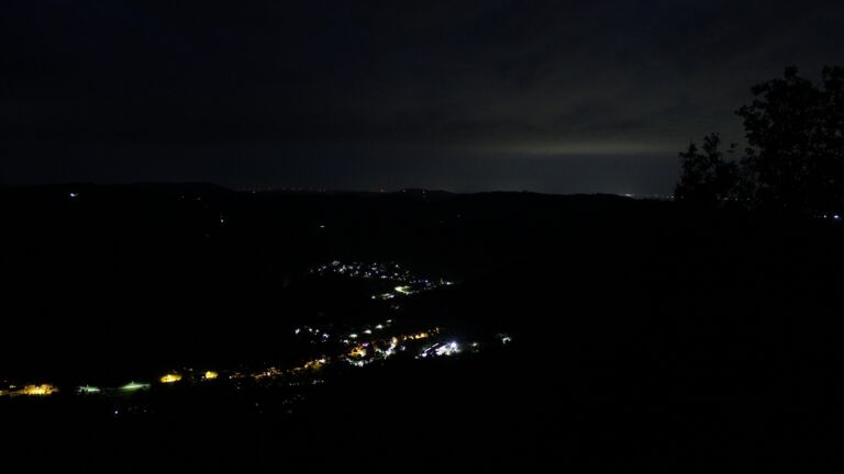Dieses Bild zeigt eine Webcam-Aufnahme vom Achertal, aufgenommen am Donnerstag, den 24.09.2026 um 06:10 Uhr. Die Temperatur betrug 13.8°C.