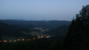 Dieses Bild zeigt eine Webcam-Aufnahme vom Achertal, aufgenommen am Montag, den 25.05.2026 um 04:40 Uhr. Die Temperatur betrug 20.1°C.