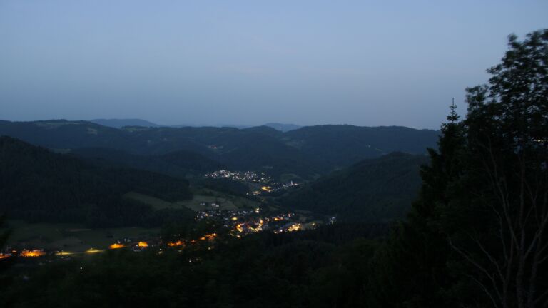 Dieses Bild zeigt eine Webcam-Aufnahme vom Achertal, aufgenommen am Montag, den 25.05.2026 um 04:40 Uhr. Die Temperatur betrug 20.1°C.