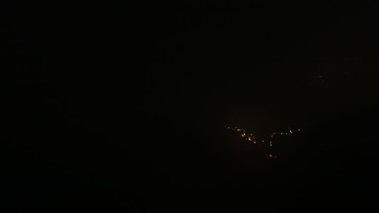 Dieses Bild zeigt eine Webcam-Aufnahme vom Achertal, aufgenommen am Samstag, den 07.06.2025 um 02:20 Uhr. Die Temperatur betrug 11.4°C.