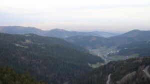 Dieses Bild zeigt eine Webcam-Aufnahme vom Achertal, aufgenommen am Montag, den 06.04.2026 um 07:30 Uhr. Die Temperatur betrug 5.2°C.