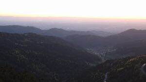 Dieses Bild zeigt eine Webcam-Aufnahme vom Achertal, aufgenommen am Freitag, den 24.04.2026 um 21:00 Uhr. Die Temperatur betrug 11.6°C.