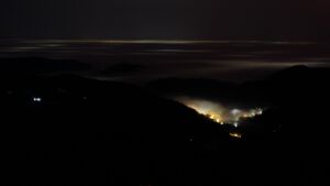 Dieses Bild zeigt eine Webcam-Aufnahme vom Achertal, aufgenommen am Montag, den 19.01.2026 um 23:30 Uhr. Die Temperatur betrug 6.9°C.