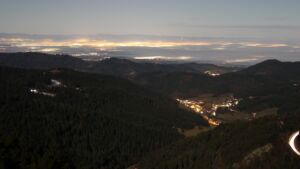 Dieses Bild zeigt eine Webcam-Aufnahme vom Achertal, aufgenommen am Dienstag, den 03.02.2026 um 22:00 Uhr. Die Temperatur betrug 2.9°C.