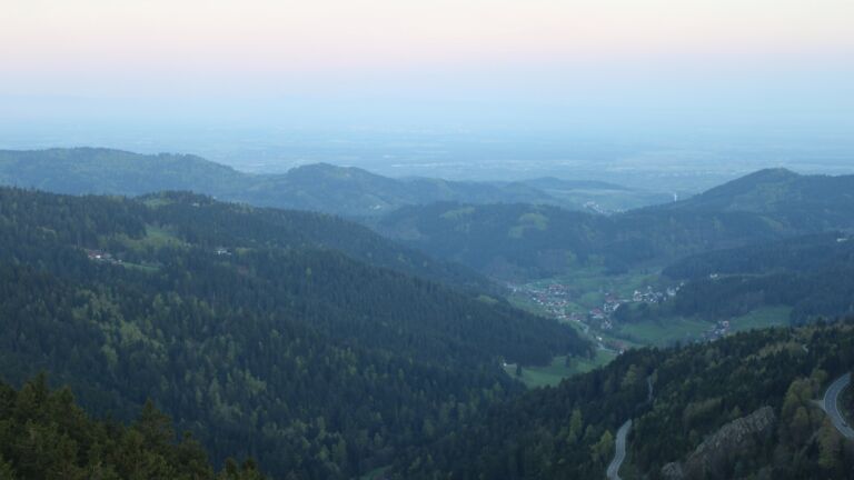 Dieses Bild zeigt eine Webcam-Aufnahme vom Achertal, aufgenommen am Montag, den 20.04.2026 um 06:40 Uhr. Die Temperatur betrug 4.1°C.