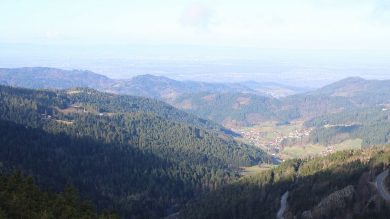 Dieses Bild zeigt eine Webcam-Aufnahme vom Achertal, aufgenommen am Sonntag, den 01.03.2026 um 09:40 Uhr. Die Temperatur betrug 5°C.