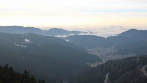 Dieses Bild zeigt eine Webcam-Aufnahme vom Achertal, aufgenommen am Mittwoch, den 04.02.2026 um 16:30 Uhr. Die Temperatur betrug 0.9°C.