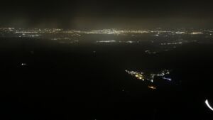 Dieses Bild zeigt eine Webcam-Aufnahme vom Achertal, aufgenommen am Samstag, den 21.02.2026 um 23:30 Uhr. Die Temperatur betrug 3.8°C.