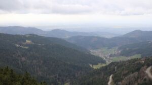 Dieses Bild zeigt eine Webcam-Aufnahme vom Achertal, aufgenommen am Dienstag, den 17.03.2026 um 15:10 Uhr. Die Temperatur betrug 5.8°C.