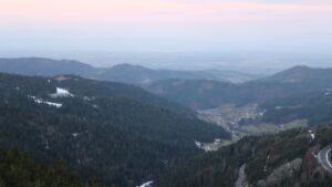 Dieses Bild zeigt eine Webcam-Aufnahme vom Achertal, aufgenommen am Freitag, den 16.01.2026 um 08:10 Uhr. Die Temperatur betrug 5.1°C.