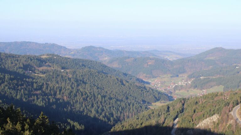 Dieses Bild zeigt eine Webcam-Aufnahme vom Achertal, aufgenommen am Donnerstag, den 05.03.2026 um 08:50 Uhr. Die Temperatur betrug 8.5°C.